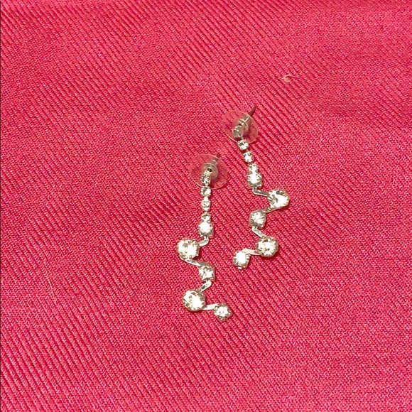 🎉 FINAL SALE Sparkly Jewelry Bundle - Picture 4 of 4